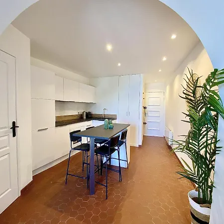 Sablettes Beach-plage-vue Mer-centre Apartment *